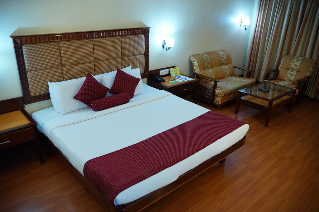 Joys Palace Hotel Thrissur Exterior foto