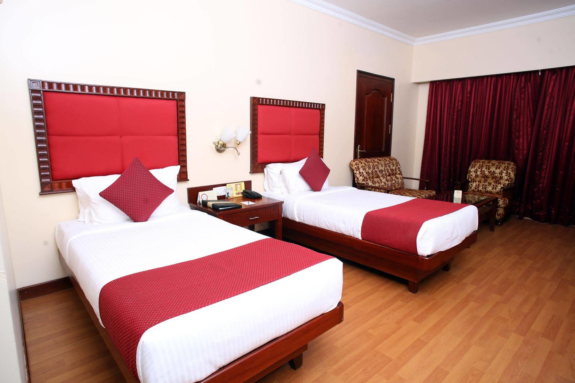 Joys Palace Hotel Thrissur Exterior foto