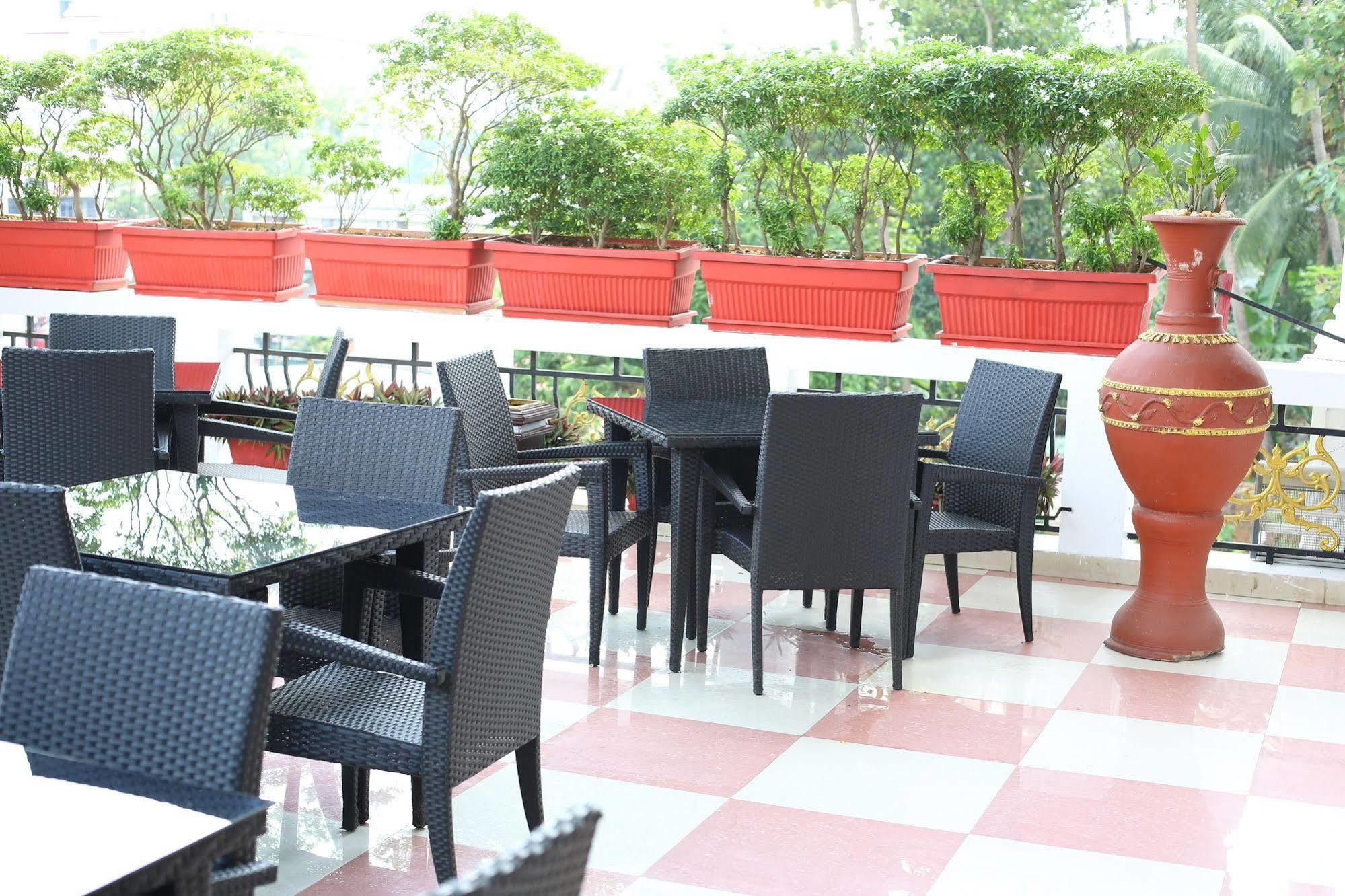 Joys Palace Hotel Thrissur Exterior foto