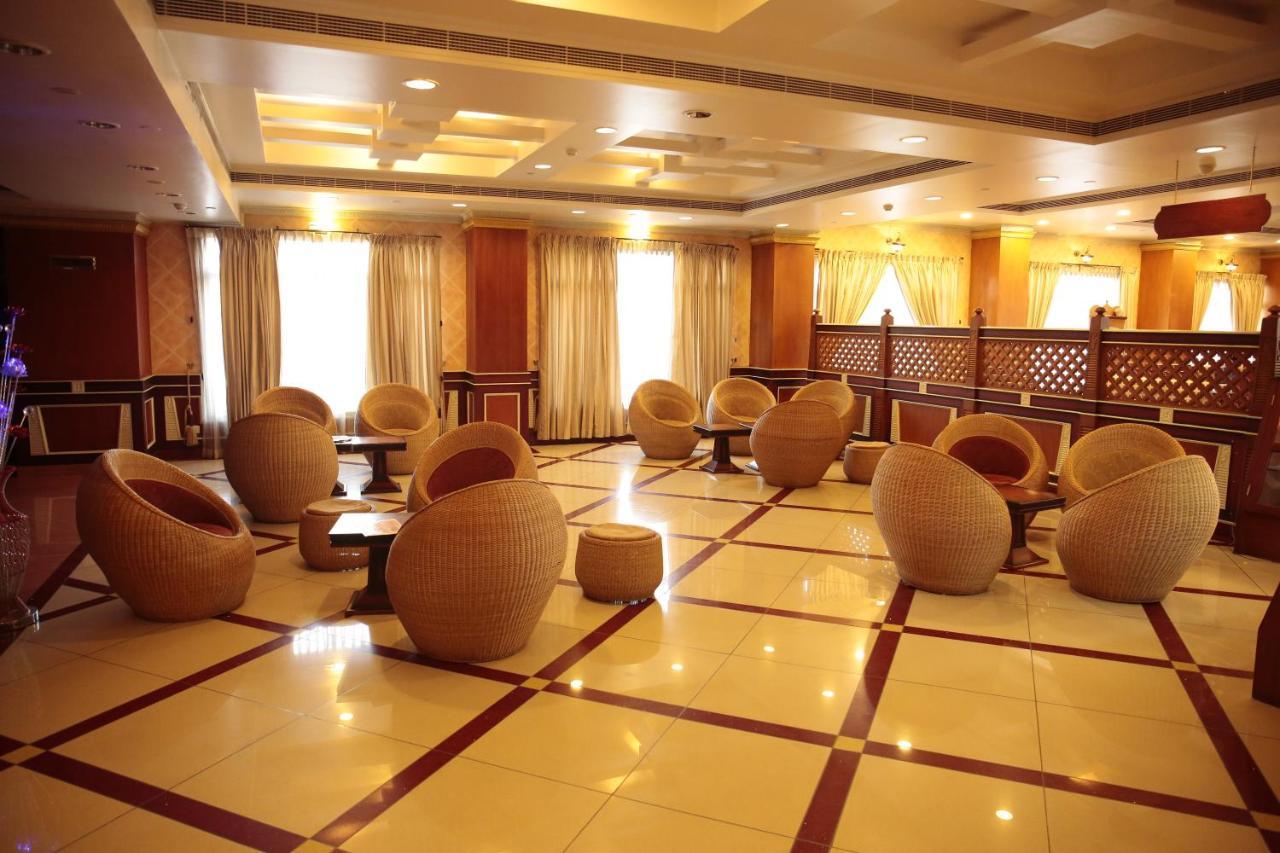 Joys Palace Hotel Thrissur Exterior foto