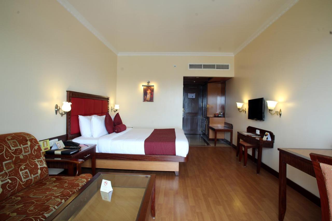 Joys Palace Hotel Thrissur Exterior foto